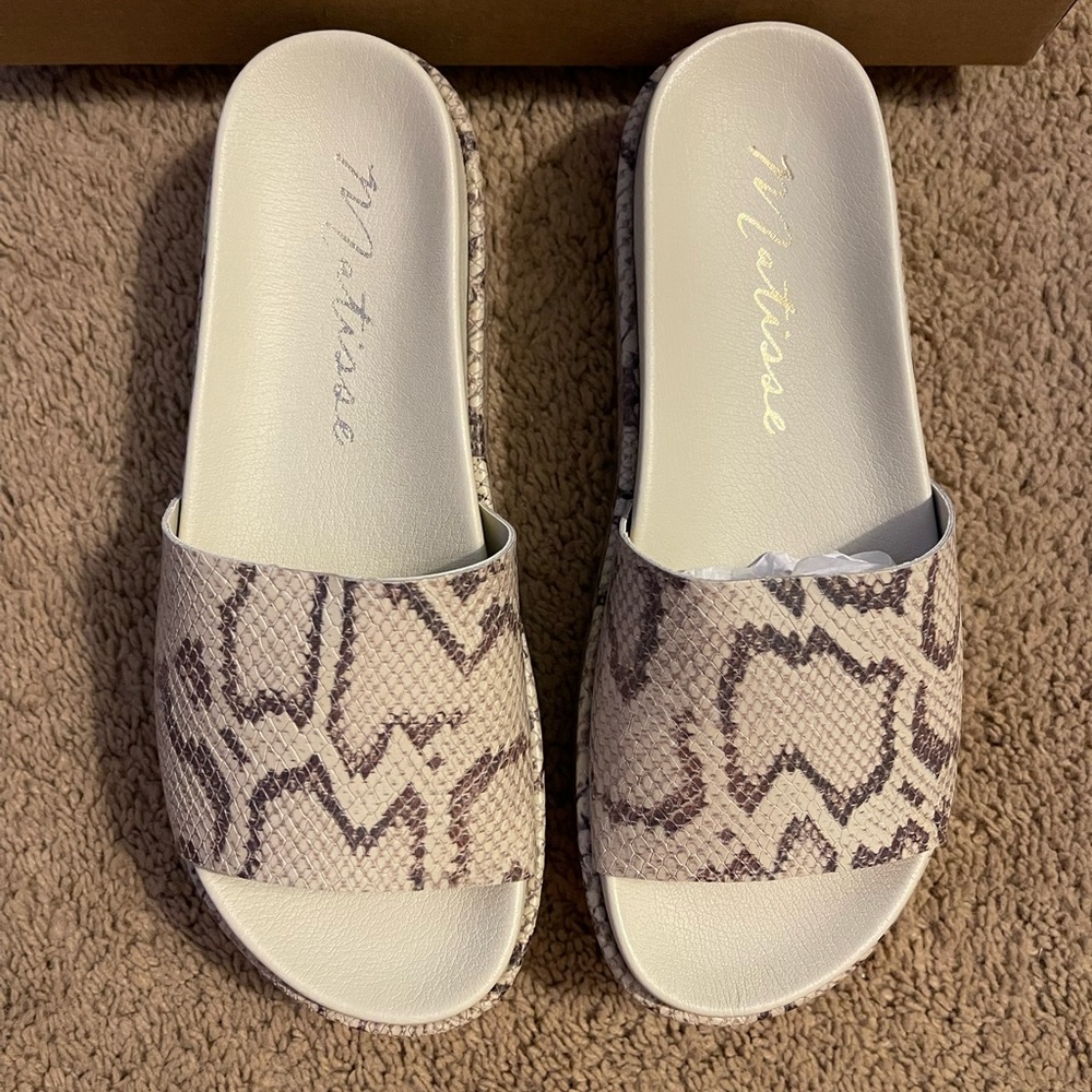 Brand New (still in box) Matisse Hideaway Snake Leather Platform Slides Size 7